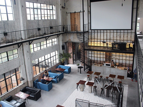 沙市洋码头：漫步两公里 穿越近百年(图1)